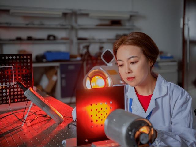 2024年，中美7月芯片出口額斷崖差距：美國154億，中國是多少？(圖9)